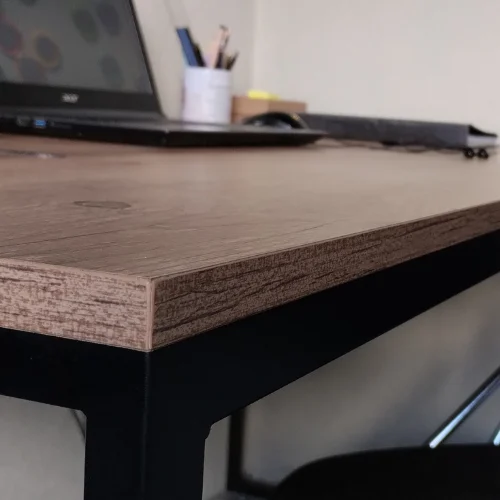 Página sobre – detalhe da mesa Página sobre - detalhe da mesa